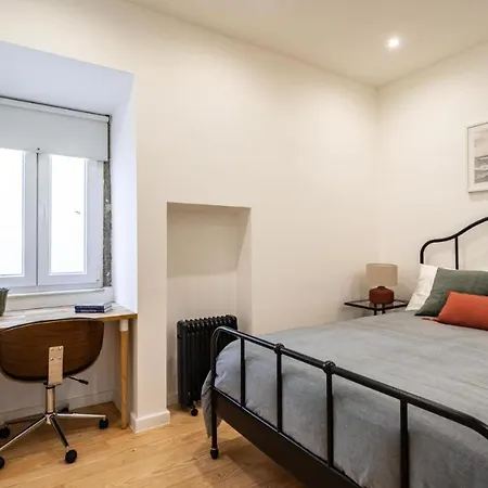 아파트 Whome Chic 2-bed Near Santos & Alcantara Perfect For Families & Couples 리스본