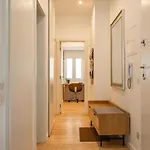 Whome Chic 2-bed Near Santos & Alcantara Perfect For Families & Couples Apartament Lizbona