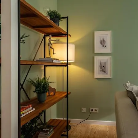 Apartament Whome Chic 2-bed Near Santos & Alcantara Perfect For Families & Couples Lizbona