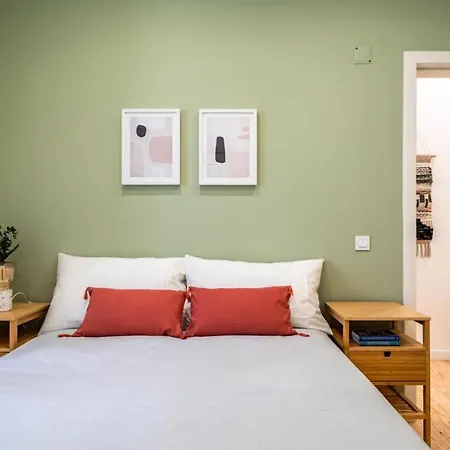 Whome Chic 2-bed Near Santos & Alcantara Perfect For Families & Couples * Lizbona