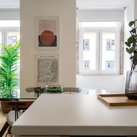 Whome Chic 2-bed Near Santos & Alcantara Perfect For Families & Couples 아파트 리스본