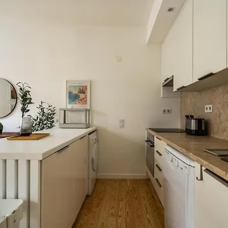 公寓 Whome Chic 2-bed Near Santos & Alcantara Perfect For Families & Couples Lisboa